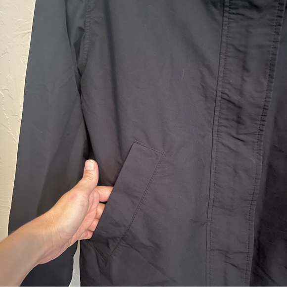 EVERLANE The ReNew Water-Resistant Hooded Windbreaker in Dark Navy Sz S - Picture 6 of 13